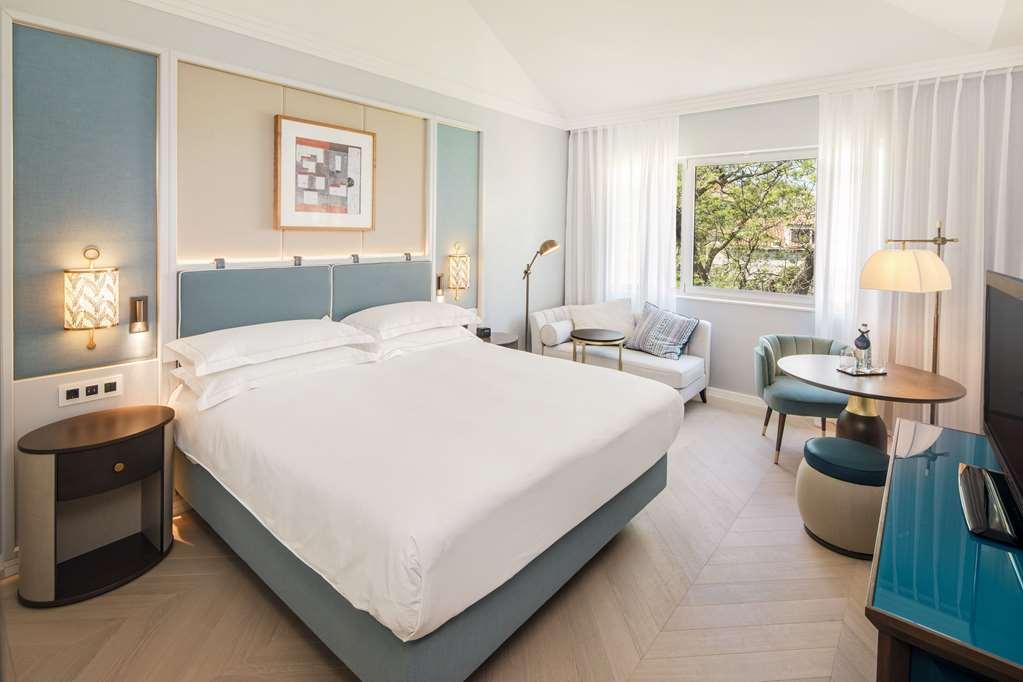 Hilton Imperial Hotel
